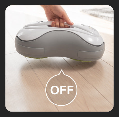 本体を持ち上げると、
モップの回転が自動で停止。
使用中の思わぬケガや
事故を防ぎます。